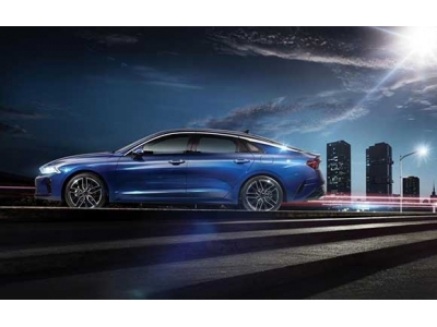 酷炫颠覆 东风悦达起亚凯酷（ALL NEW K5）和Z世代一起“走花路”